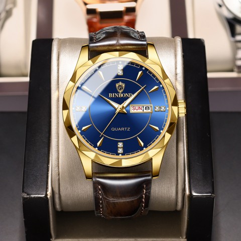 Fashionable mens watch