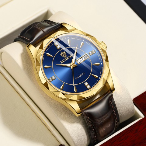 Fashionable mens watch