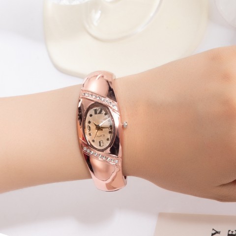 Gold inlaid diamond fashionable womens watch