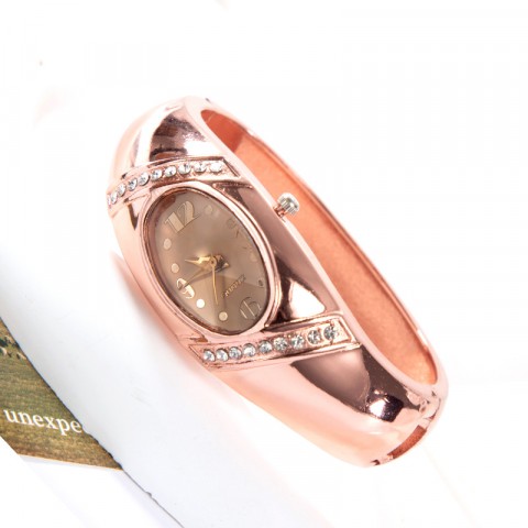 Gold inlaid diamond fashionable womens watch